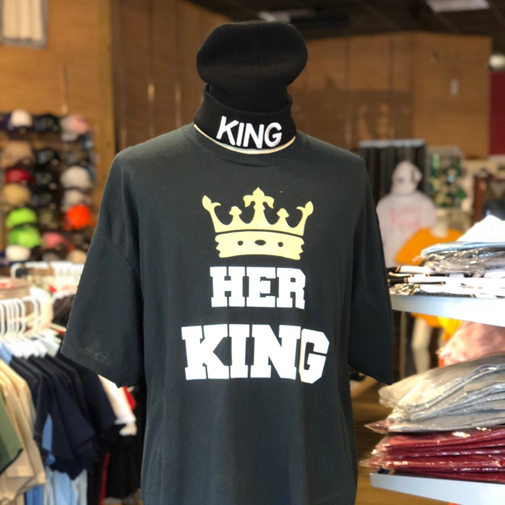 (2/2) Matching T-Shirt and Beanie Set Her King